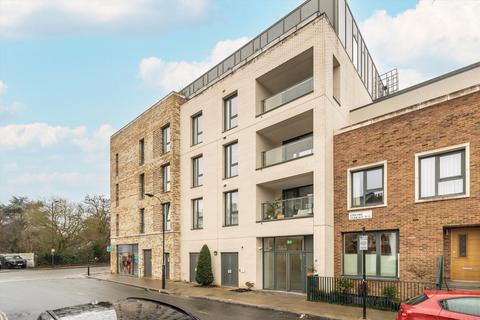 2 bedroom flat for sale, Greenside Road, London W12