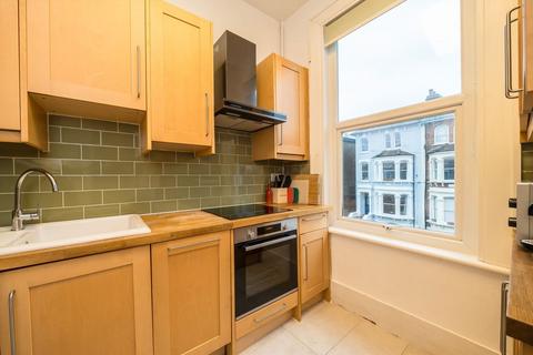 1 bedroom flat for sale, Ramsden Road, London SW12