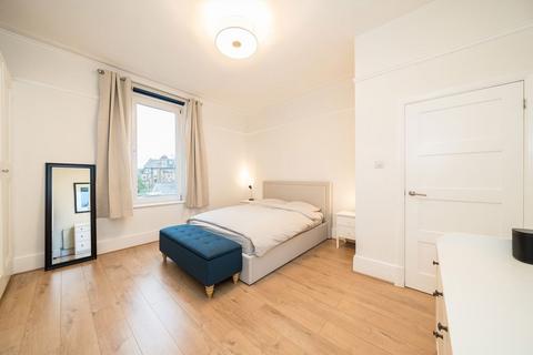1 bedroom flat for sale, Ramsden Road, London SW12