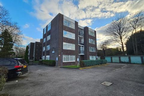 2 bedroom flat to rent, Brooklands Road, Manchester M8