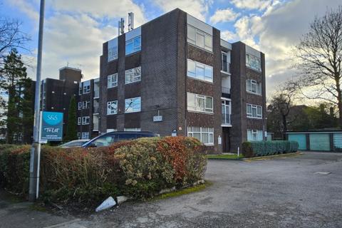 2 bedroom flat to rent, Brooklands Road, Manchester M8