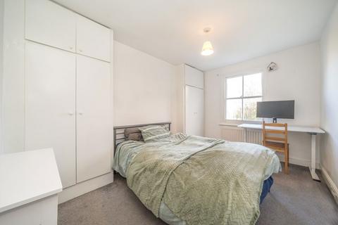 2 bedroom flat for sale, Gauden Road, London SW4