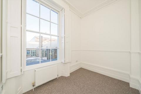 2 bedroom flat for sale, Wandsworth Road, London SW8