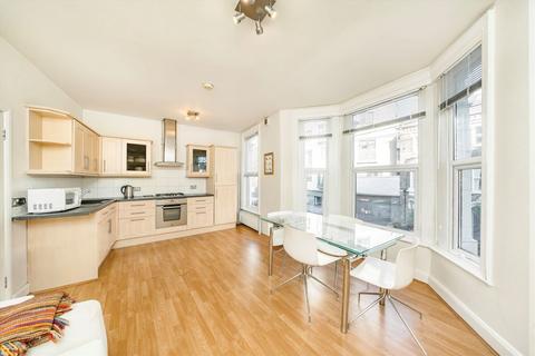 1 bedroom flat for sale, St. Luke's Avenue, London SW4