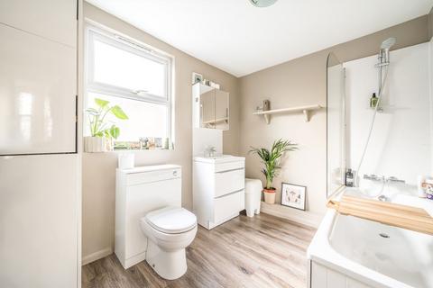 1 bedroom flat for sale, St. Luke's Avenue, London SW4