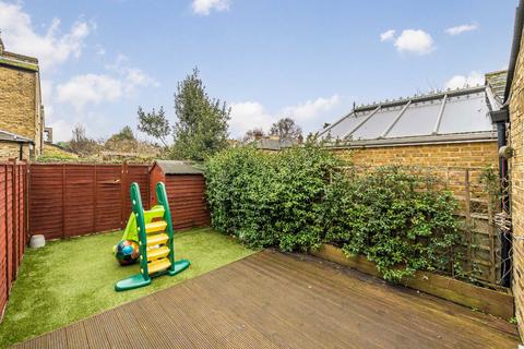 2 bedroom flat for sale, Crown Road, St Margarets TW1