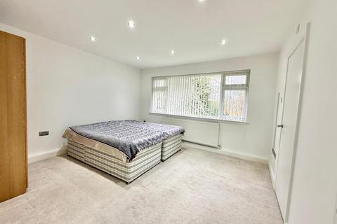 3 bedroom flat to rent, White House Drive, Stanmore HA7
