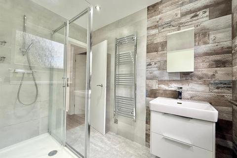 3 bedroom flat to rent, White House Drive, Stanmore HA7