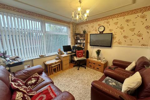 3 bedroom semi-detached house for sale, Kirkmanshulme Lane, Longsight