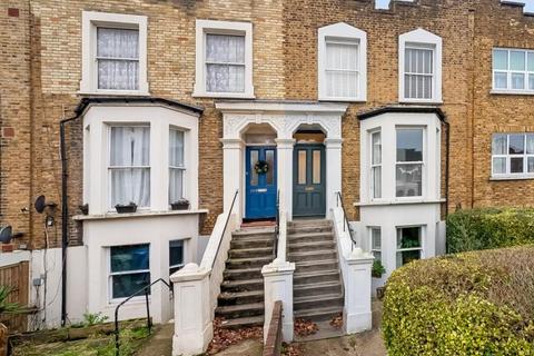 2 bedroom flat for sale, Fenwick Road, East Dulwich, London, SE22