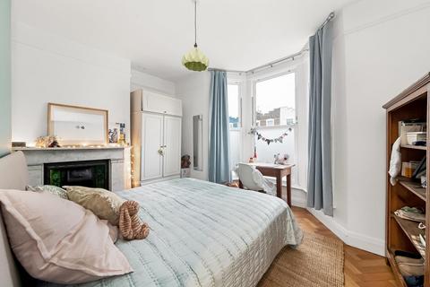 2 bedroom flat for sale, Fenwick Road, East Dulwich, London, SE22