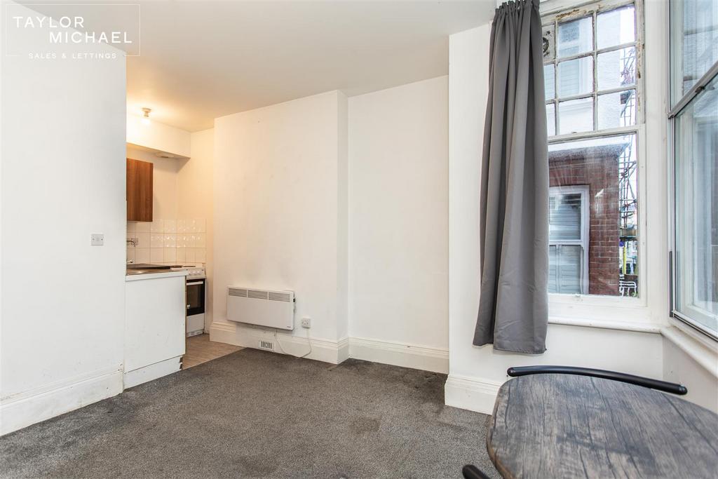 Studio Room