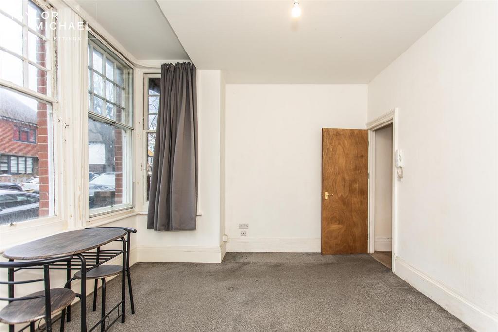 Studio Room