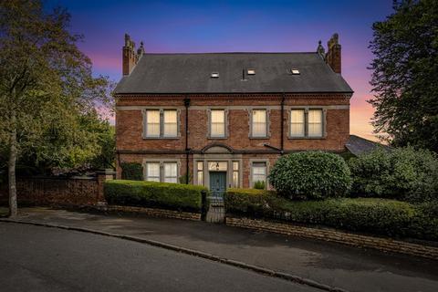 3 bedroom flat for sale, Lincoln Circus, Nottingham