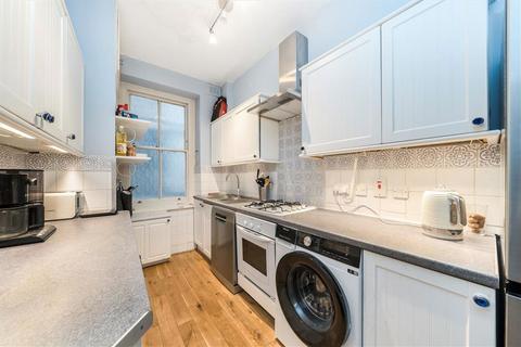 2 bedroom flat to rent, Shoot Up Hill, London NW2