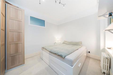 2 bedroom flat to rent, Shoot Up Hill, London NW2