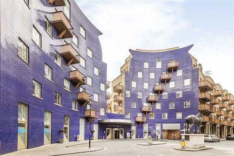 Queen Elizabeth Street, London SE1