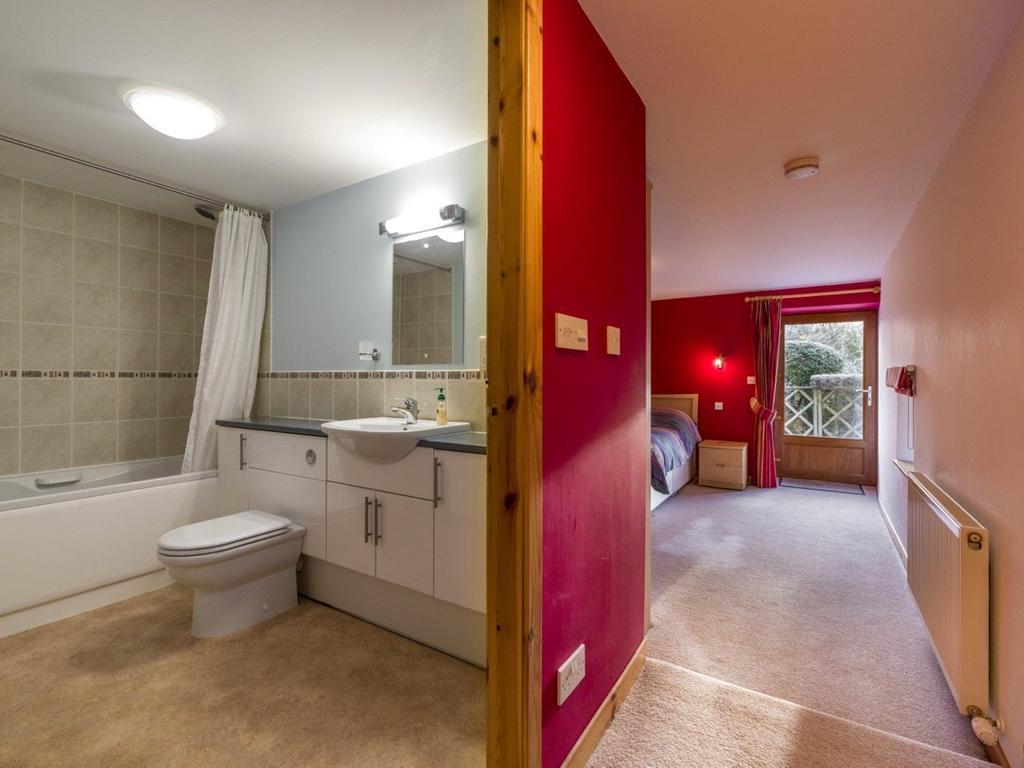 Bedroom/En Suite