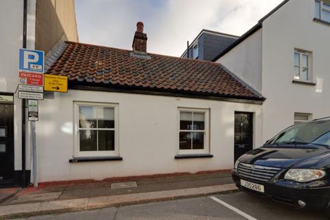 1 bedroom flat to rent - 32 Aquila Road, St Helier