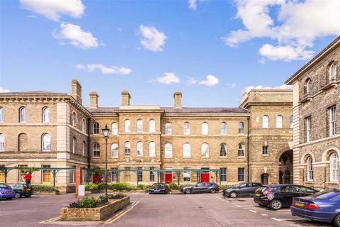 2 bedroom flat for sale - Shooters Hill Road, London SE18