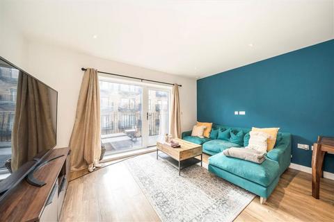 2 bedroom flat for sale, Brumwell Avenue, London SE18