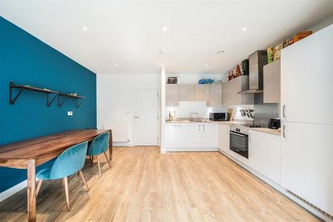 2 bedroom flat for sale, Brumwell Avenue, London SE18