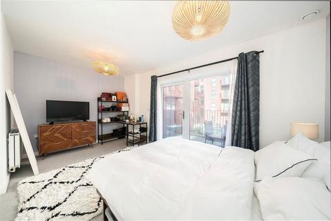 2 bedroom flat for sale, Brumwell Avenue, London SE18