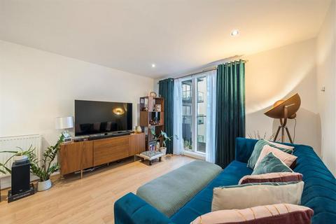 2 bedroom flat for sale, Conington Road, London SE13