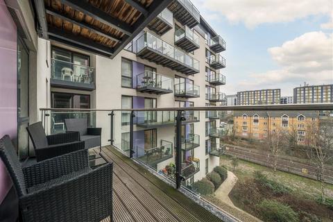 2 bedroom flat for sale, Conington Road, London SE13