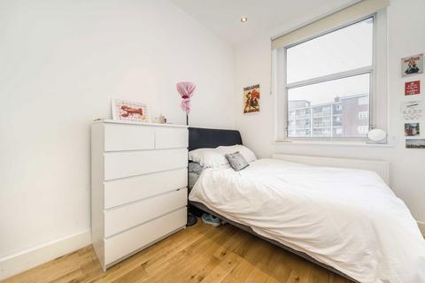 2 bedroom flat for sale, Fulham Road, London SW6
