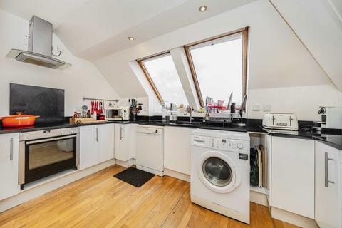2 bedroom flat for sale, Sailmakers Court, London SW6