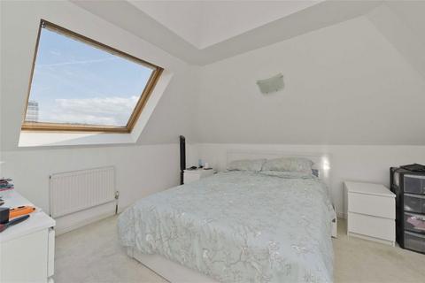 2 bedroom flat for sale, Sailmakers Court, London SW6