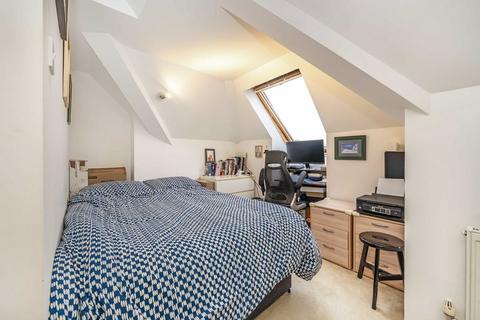 2 bedroom flat for sale, Sailmakers Court, London SW6