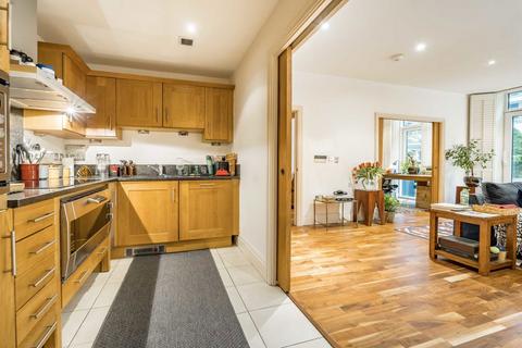 Aspect Court, London SW6