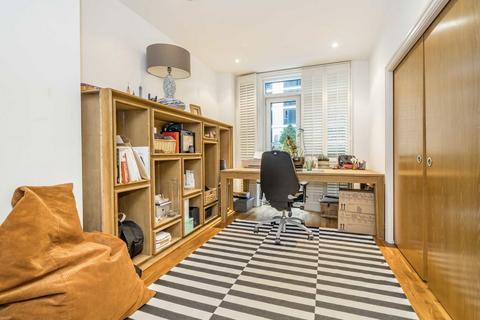 3 bedroom flat to rent, Aspect Court, London SW6