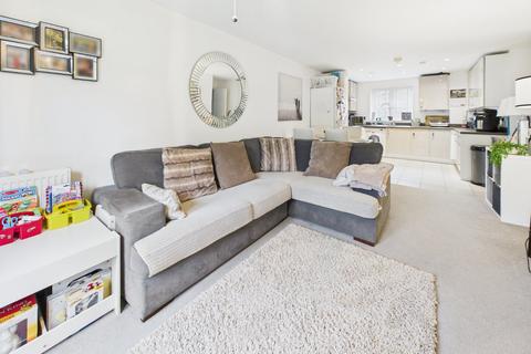 2 bedroom apartment for sale, Kenyon Way, Langley, Berkshire, SL3