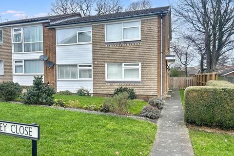 2 bedroom flat for sale, Thornley Close, Whickham, Newcastle upon Tyne, Tyne and Wear, NE16 5TG