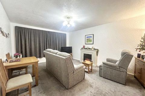 2 bedroom flat for sale, Thornley Close, Whickham, Newcastle upon Tyne, Tyne and Wear, NE16 5TG