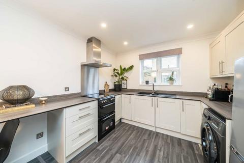 1 bedroom flat to rent, Adelina Mews, London SW12