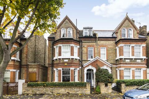 2 bedroom flat to rent, Lessar Avenue, London SW4