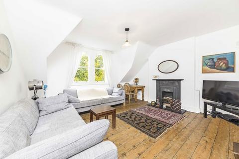 2 bedroom flat to rent, Lessar Avenue, London SW4