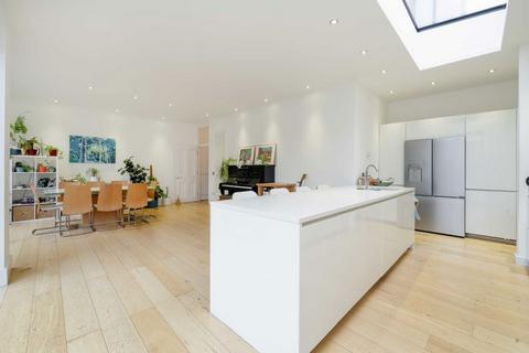 5 bedroom semi-detached house for sale, Mountfield Road, London N3