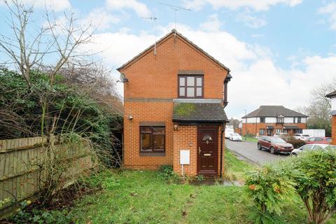 House to rent, Grovelands Close, Harrow HA2