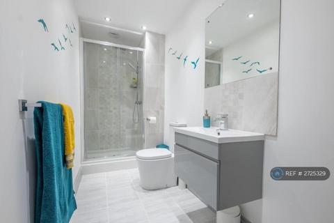 1 bedroom flat to rent, Georgina Court, Southsea, PO5