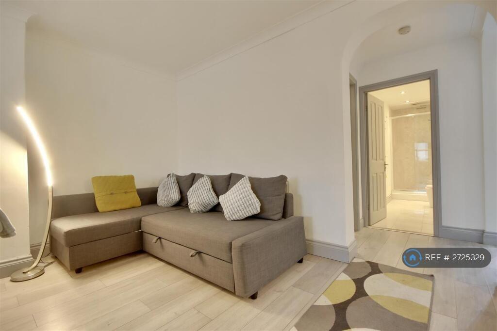 Lounge With Sofa Bed