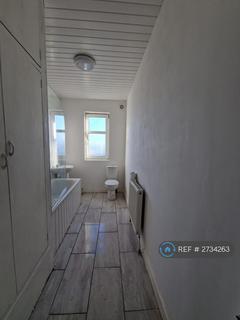3 bedroom terraced house to rent, Warbreck Moor, Liverpool, L9