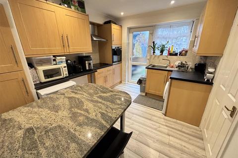 2 bedroom house for sale, Victoria Avenue, Camberley GU15