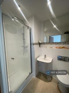 1 bedroom in a house share to rent, Chilworth Place, Barking, IG11