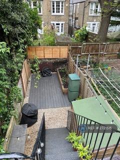 3 bedroom terraced house to rent, Grosvenor Terrace, London, SE5
