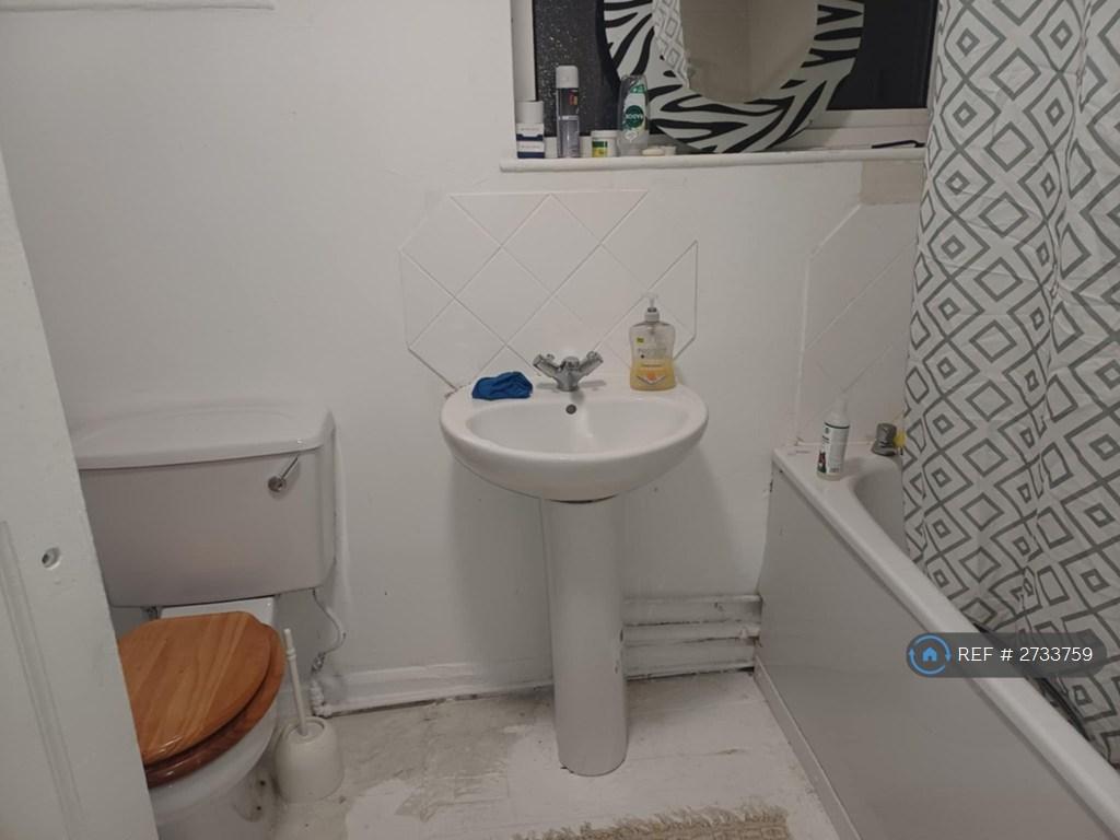 Bathroom New Claen Tidy